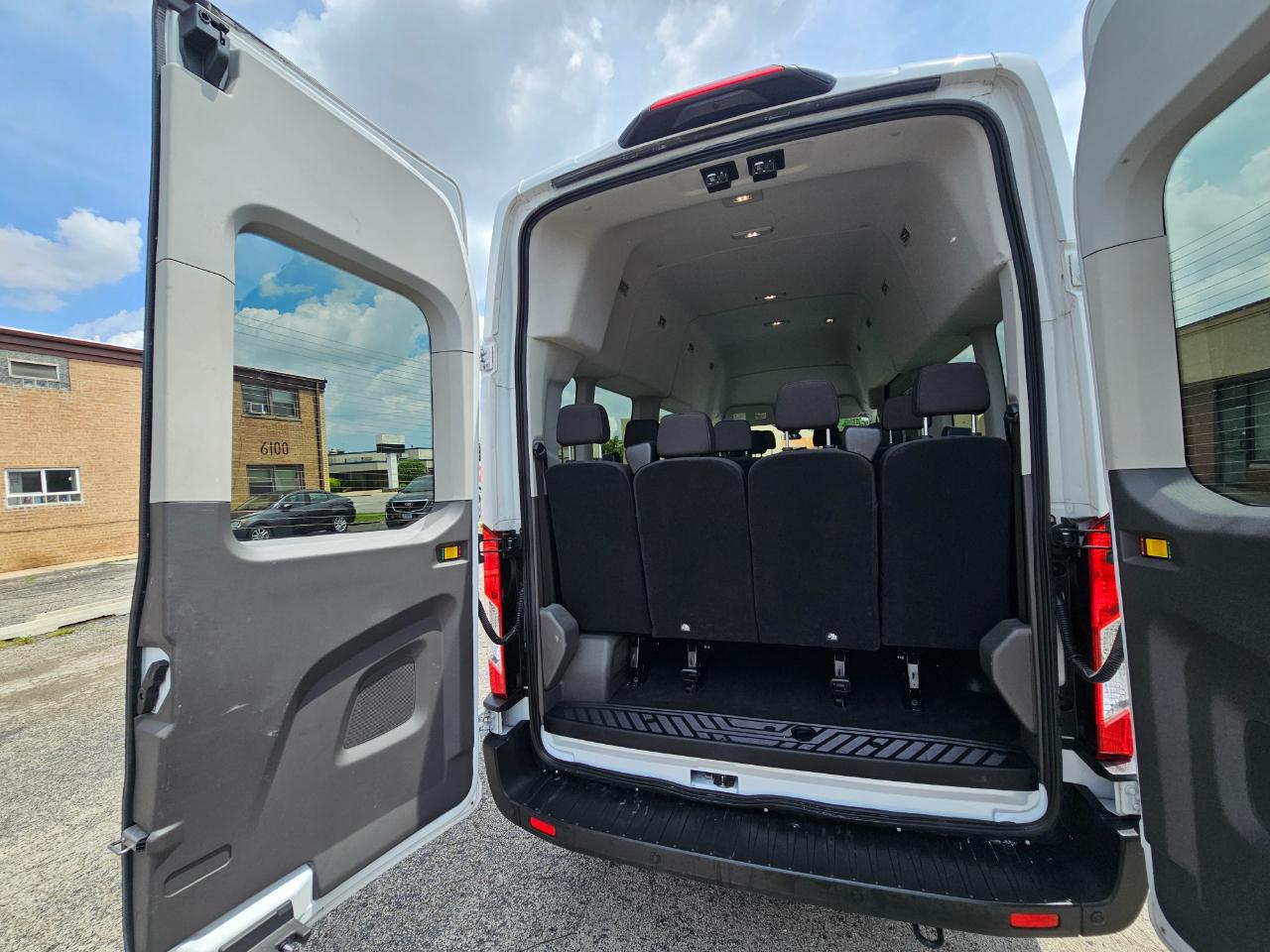 Ford Transit Passenger Wagon T-350 148" High Roof XLT RWD 2024