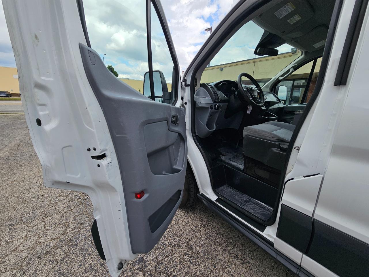 Ford Transit Van T-250 148" Low Rf 9000 GVWR Sliding RH Dr 2018