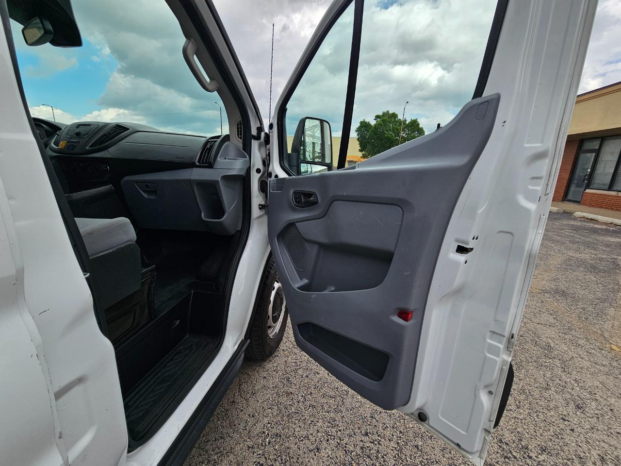 Ford Transit Van T-250 148" Low Rf 9000 GVWR Sliding RH Dr 2018