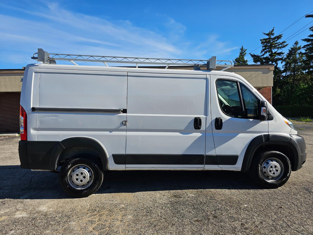 RAM ProMaster Cargo Van 1500 Low Roof 136" WB 2017