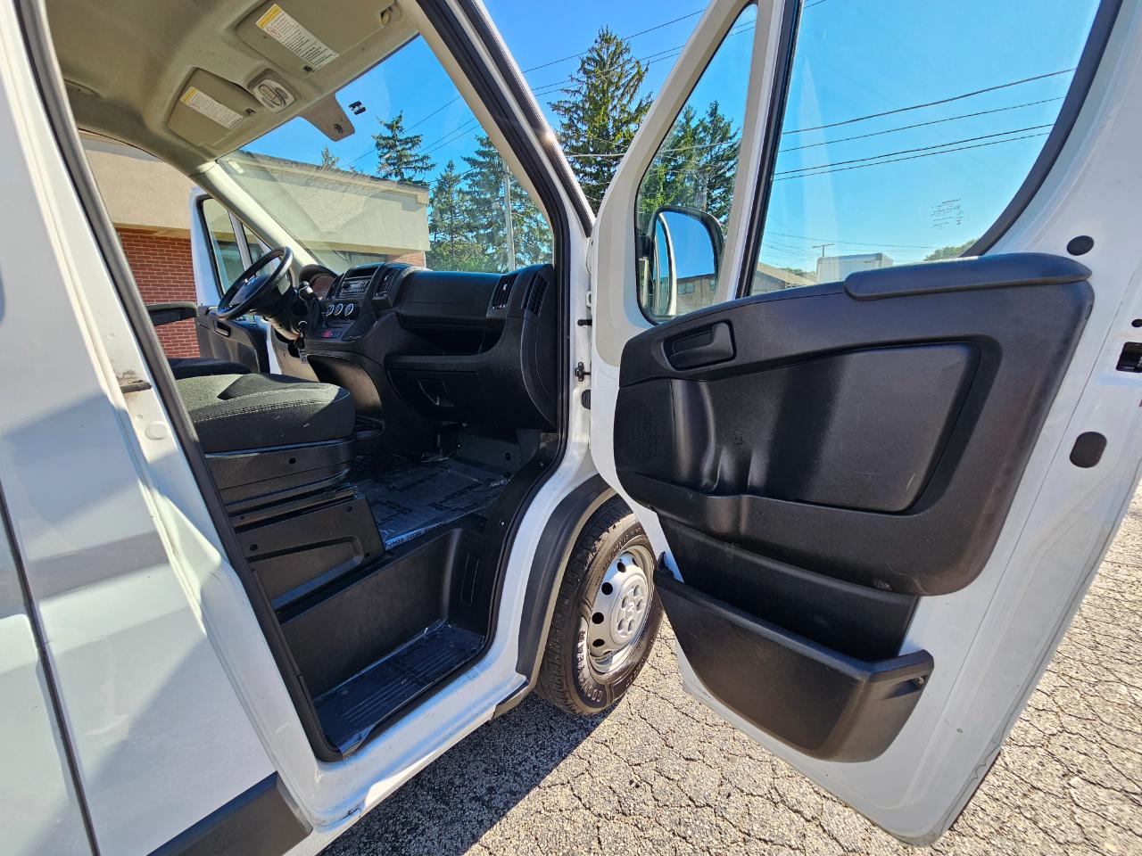 RAM ProMaster Cargo Van 1500 Low Roof 136" WB 2017