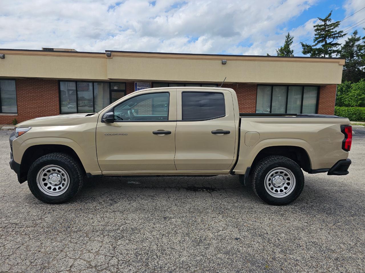 Chevrolet Colorado 2WD Crew Cab WT 2024