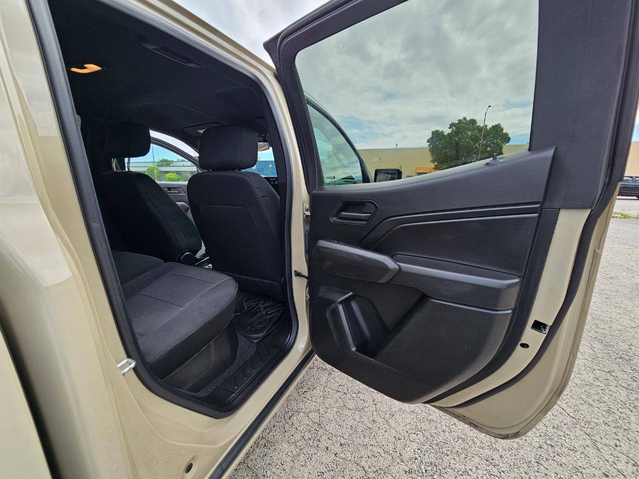 Chevrolet Colorado 2WD Crew Cab WT 2024