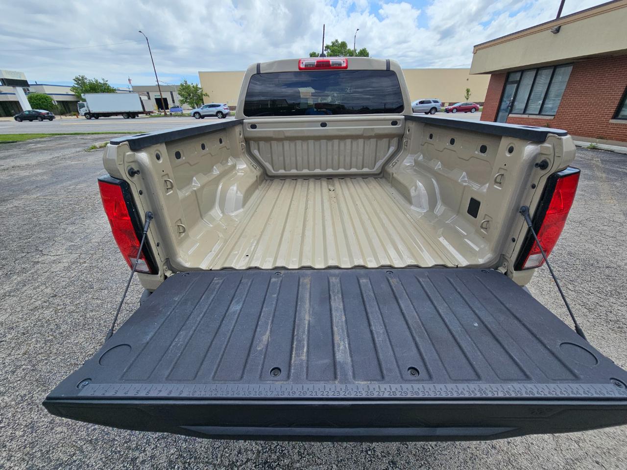 Chevrolet Colorado 2WD Crew Cab WT 2024