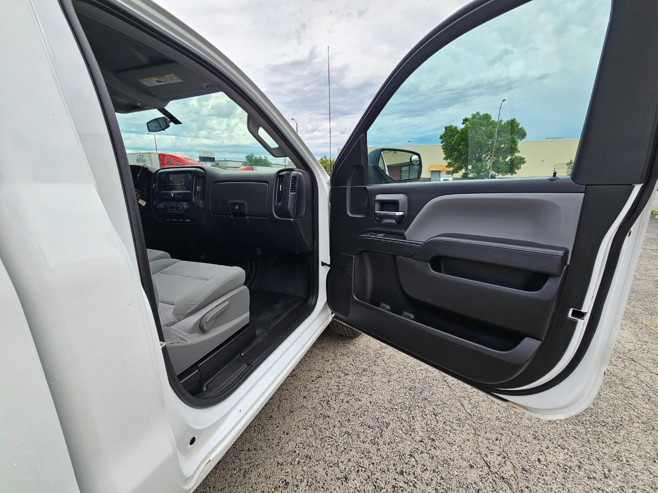 Chevrolet Silverado 1500 2WD Reg Cab 133.0" Work Truck 2018