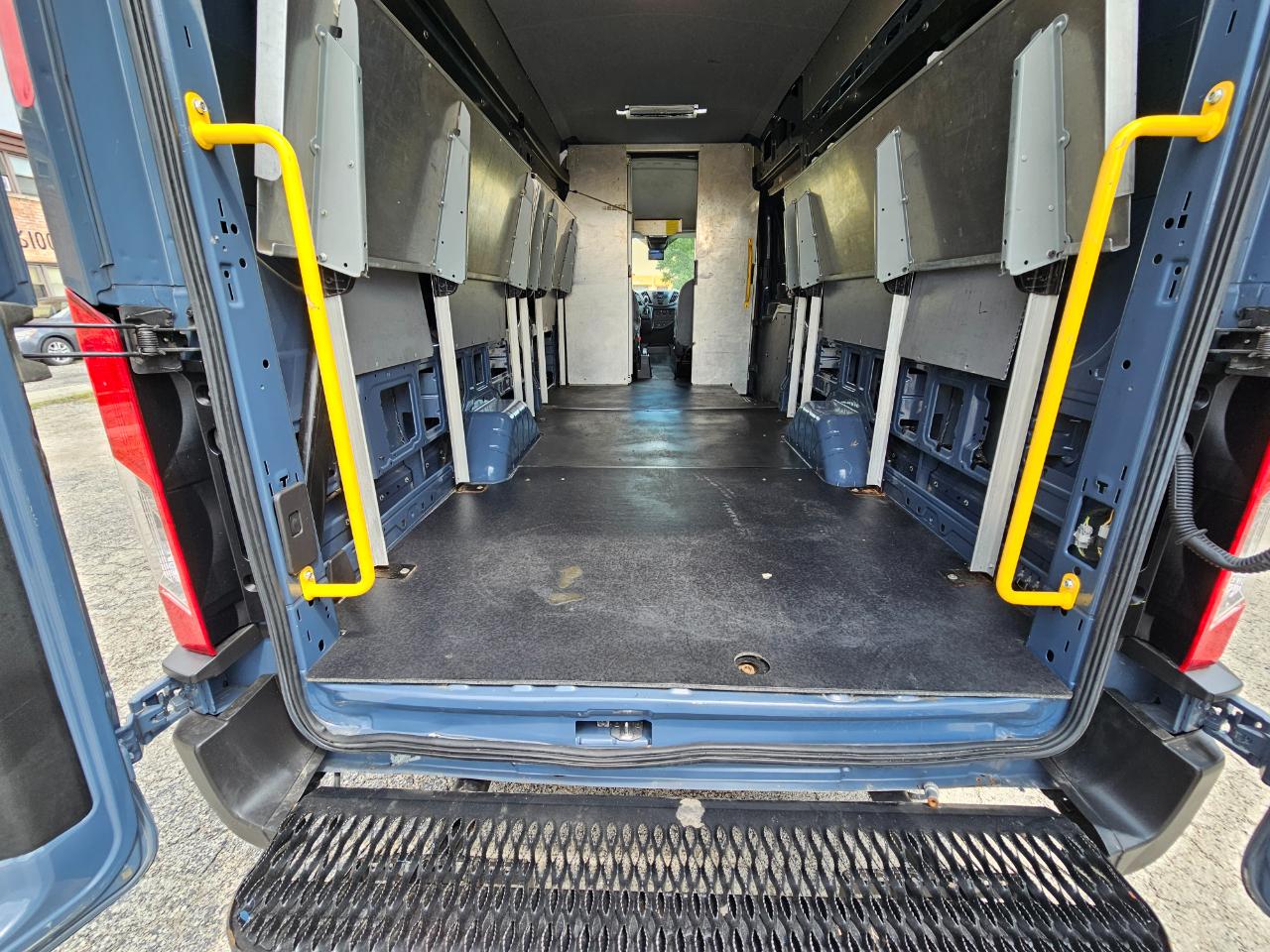 Ford Transit Van T-250 148" EL Hi Rf 9000 GVWR Sliding RH Dr 2019