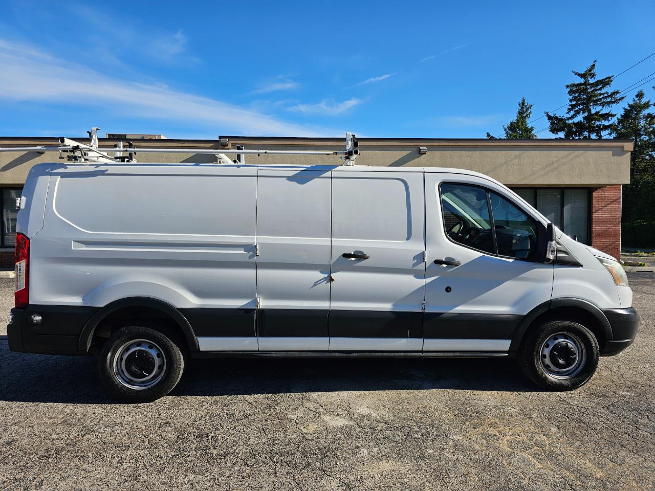 Ford Transit Cargo Van T-250 148" Low Rf 9000 GVWR Swing-Out RH Dr 2018