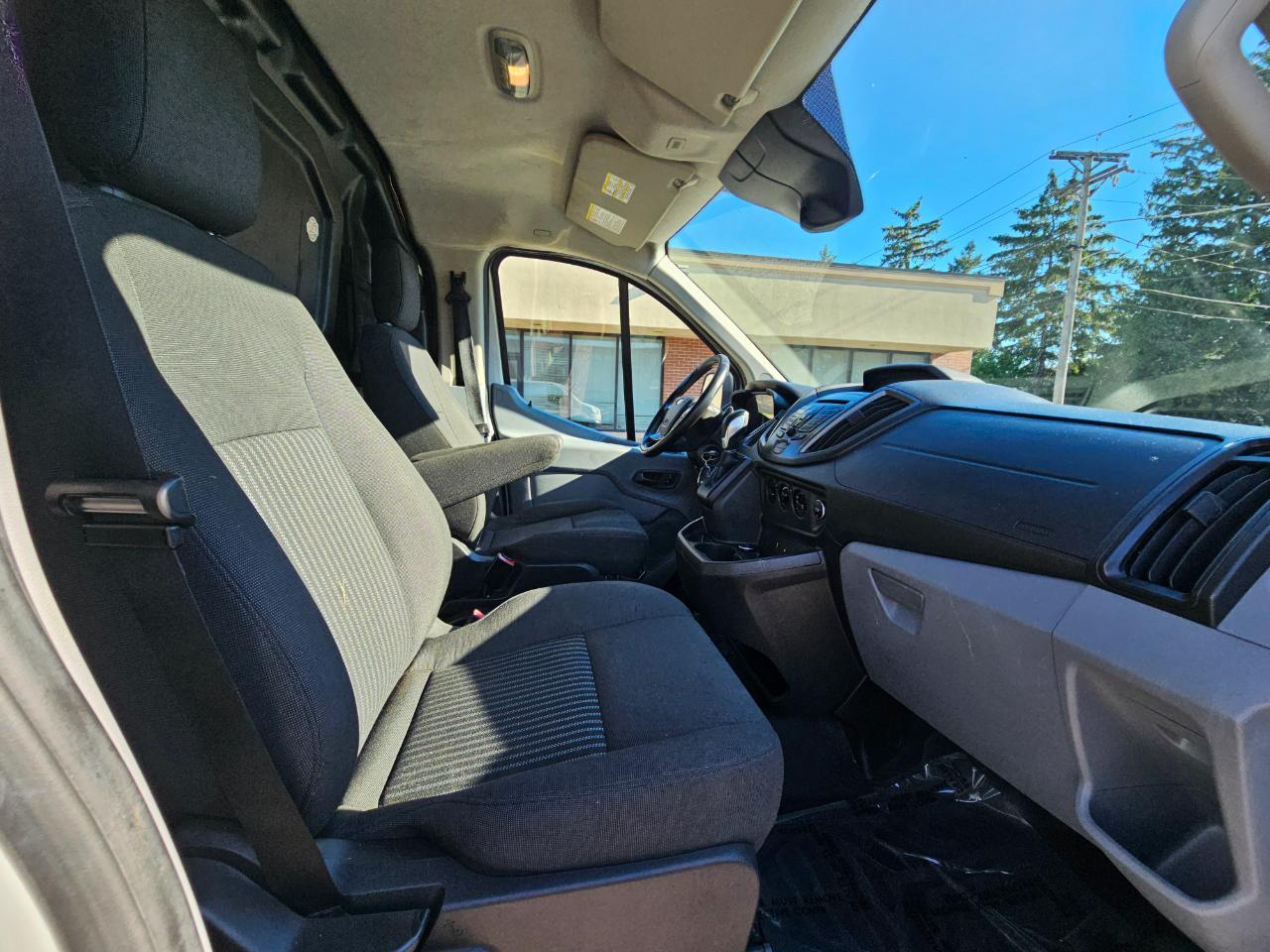 Ford Transit Cargo Van T-250 148" Low Rf 9000 GVWR Swing-Out RH Dr 2018