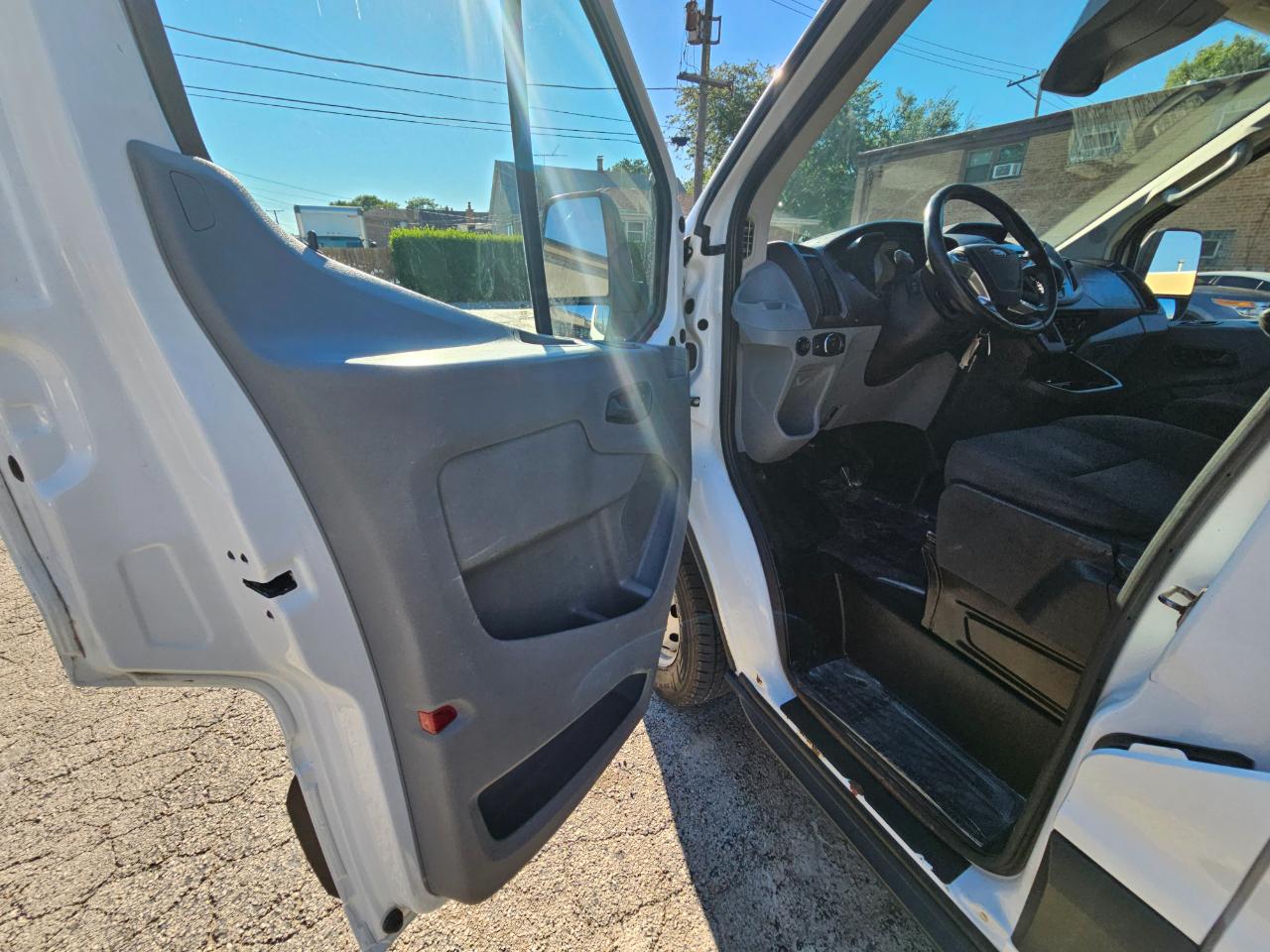 Ford Transit Cargo Van T-250 148" Low Rf 9000 GVWR Swing-Out RH Dr 2018