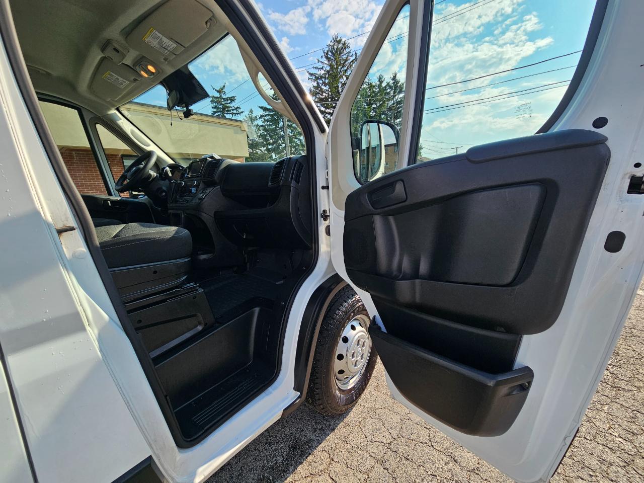 RAM ProMaster Cargo Van 1500 Low Roof 136" WB 2022
