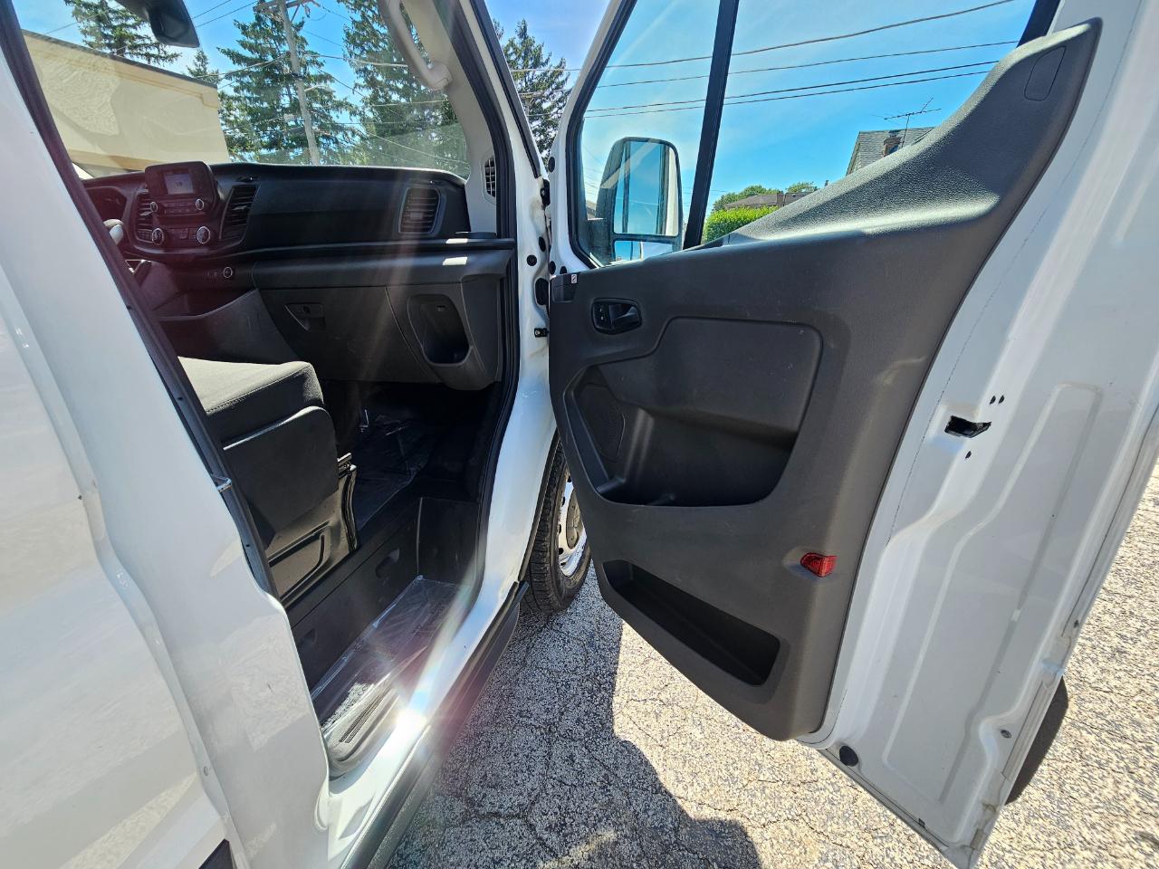 Ford Transit Cargo Van T-150 130" Med Rf 8670 GVWR RWD 2020
