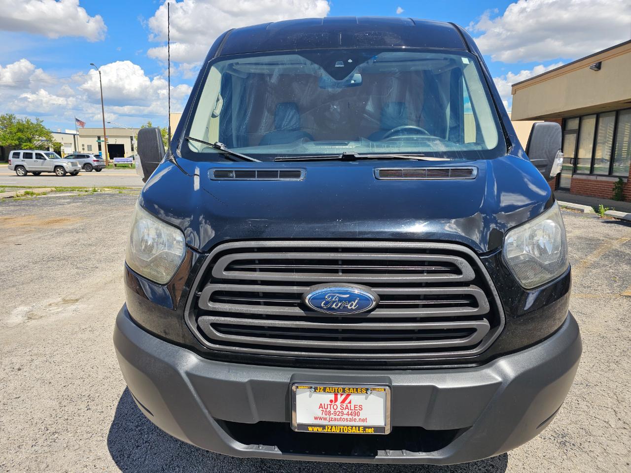 Ford Transit Cargo Van T-250 148" Med Rf 9000 GVWR Sliding RH Dr 2017