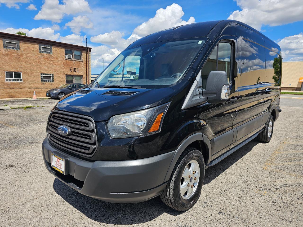 Ford Transit Cargo Van T-250 148" Med Rf 9000 GVWR Sliding RH Dr 2017