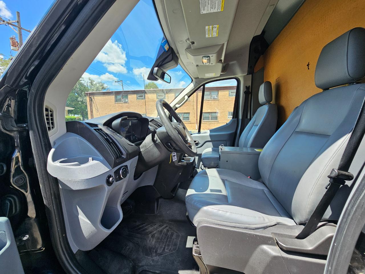 Ford Transit Cargo Van T-250 148" Med Rf 9000 GVWR Sliding RH Dr 2017