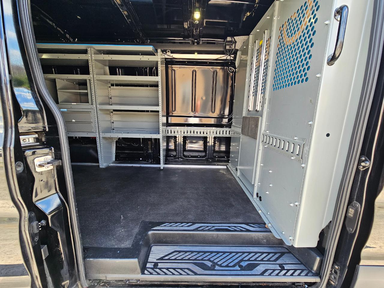 Ford Transit Cargo Van T-250 148" Med Rf 9000 GVWR Sliding RH Dr 2017
