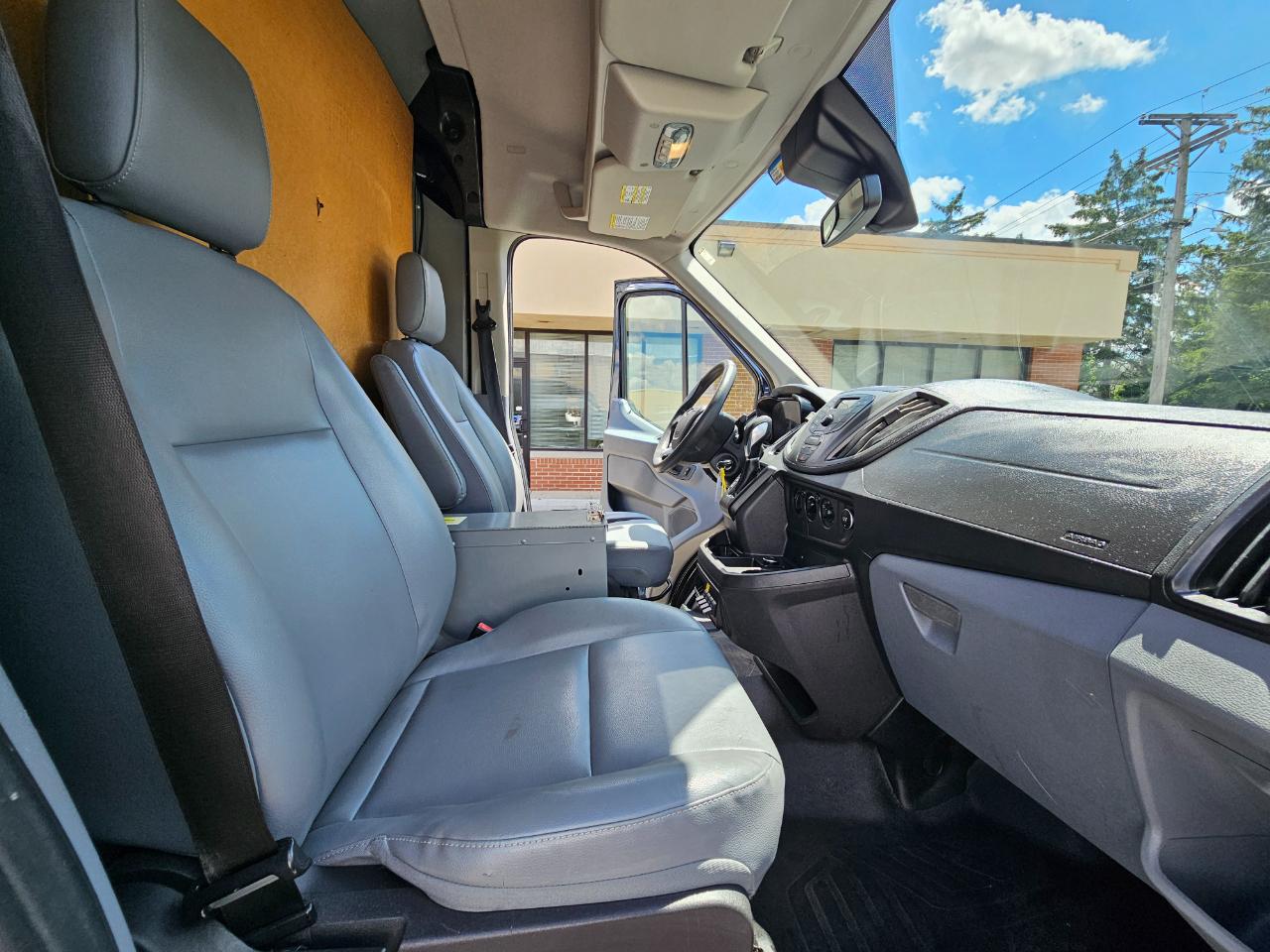 Ford Transit Cargo Van T-250 148" Med Rf 9000 GVWR Sliding RH Dr 2017