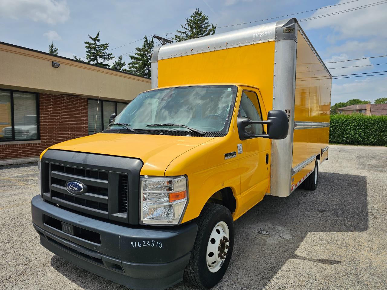 Ford E-Series Cutaway E-350 SRW 138" WB 2022