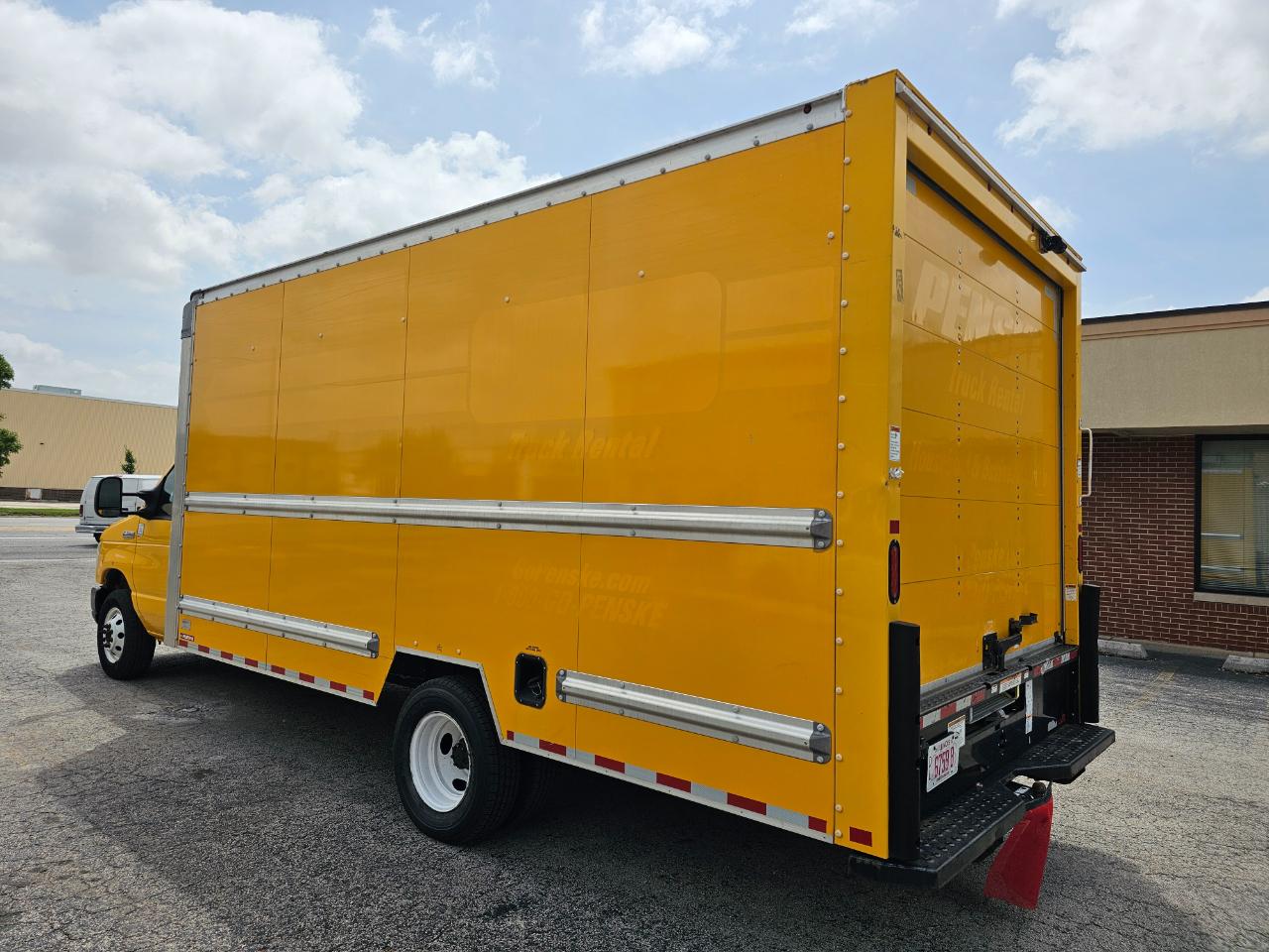 Ford E-Series Cutaway E-350 SRW 138" WB 2022