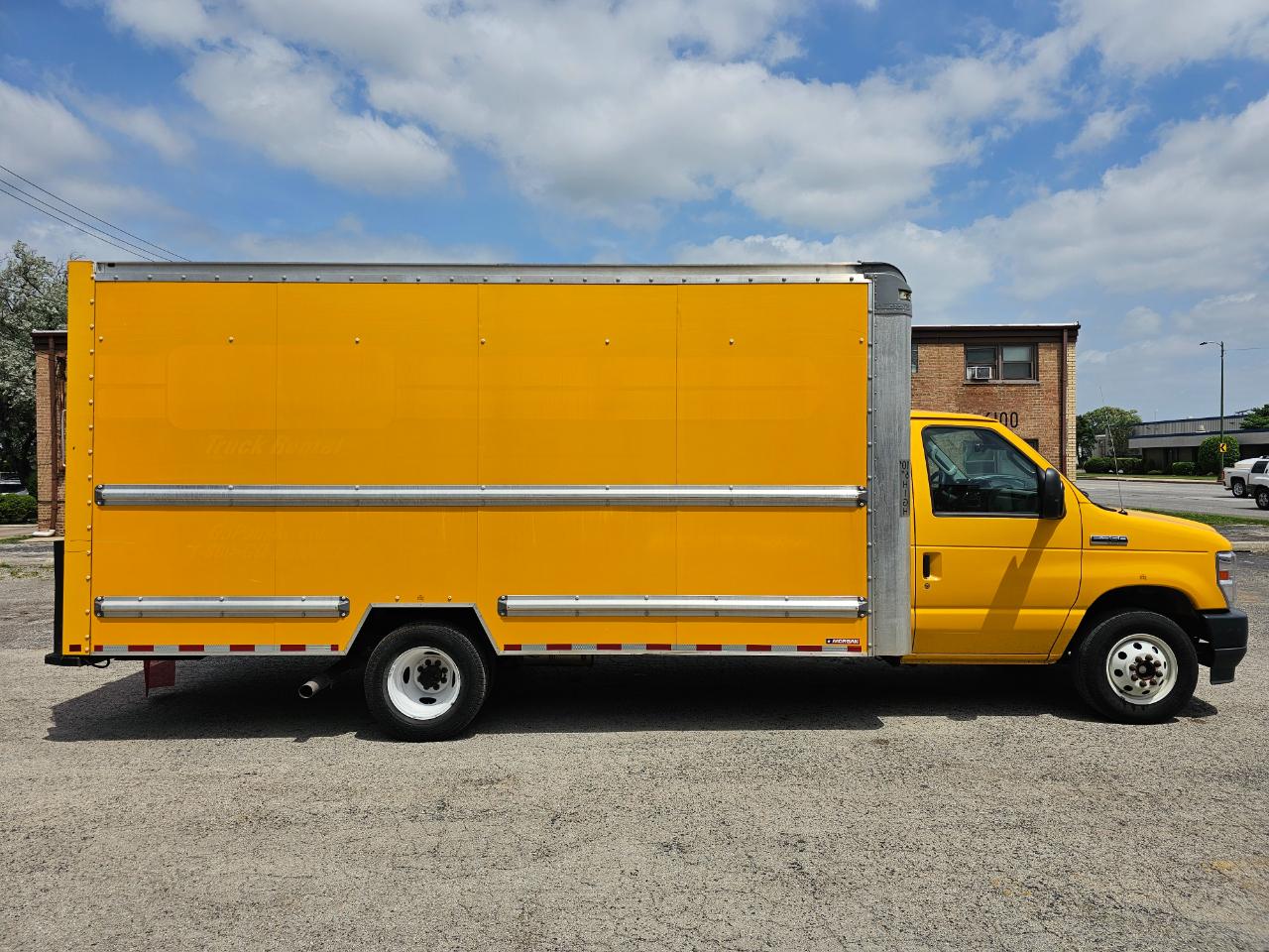 Ford E-Series Cutaway E-350 SRW 138" WB 2022