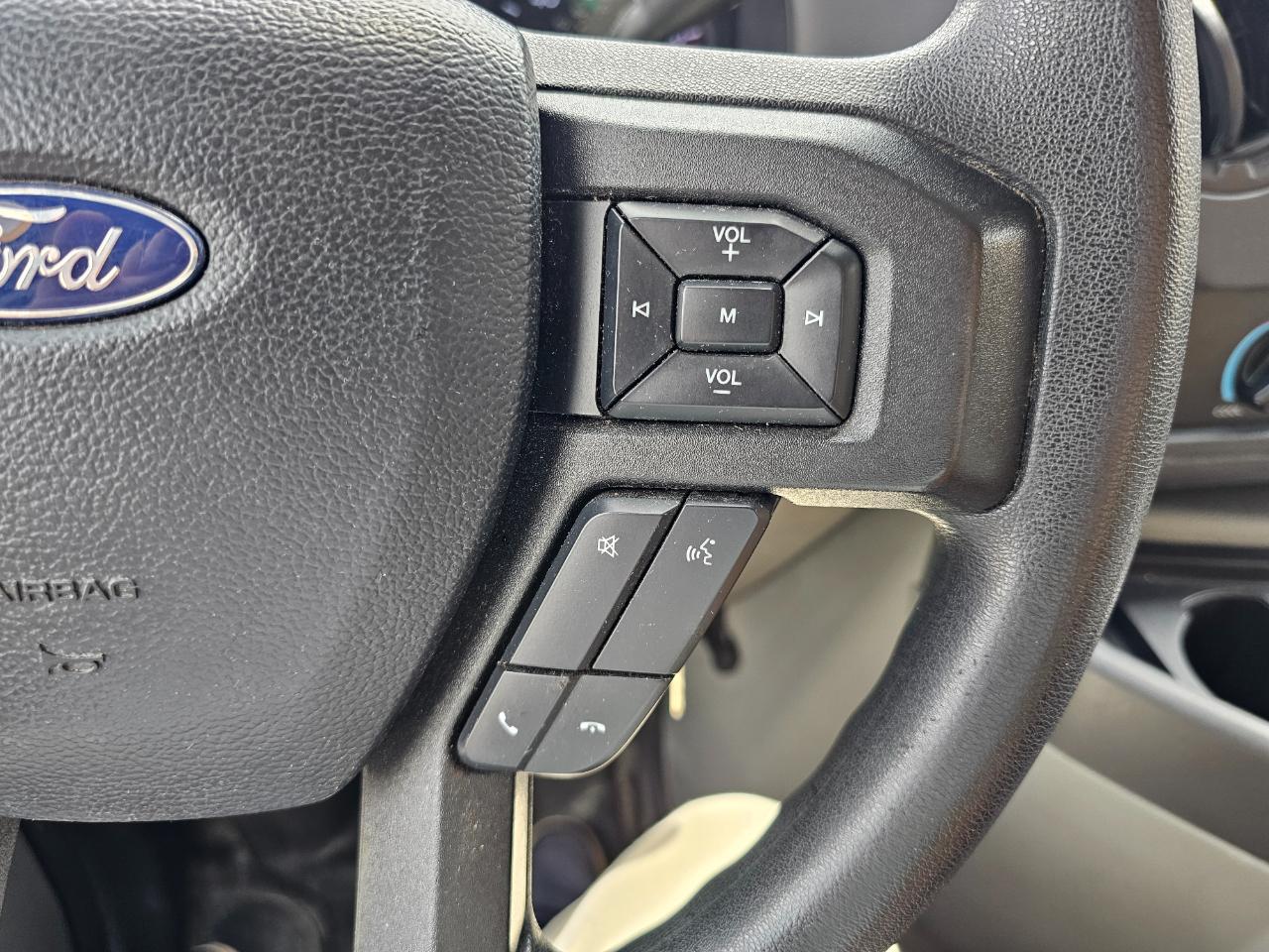 Ford E-Series Cutaway E-350 SRW 138" WB 2022