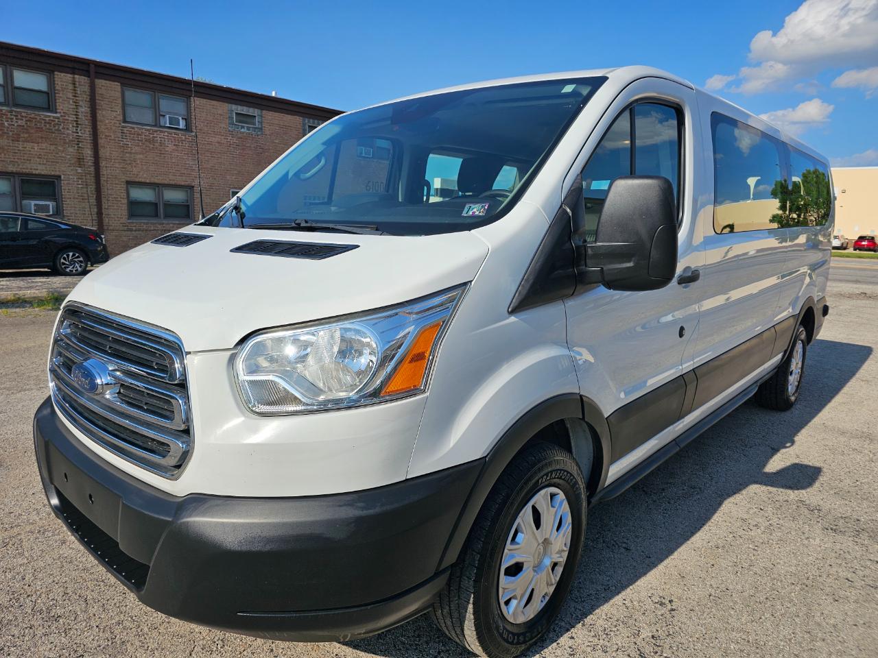 Ford Transit Passenger Wagon T-350 148" Low Roof XLT Swing-Out RH Dr 2019