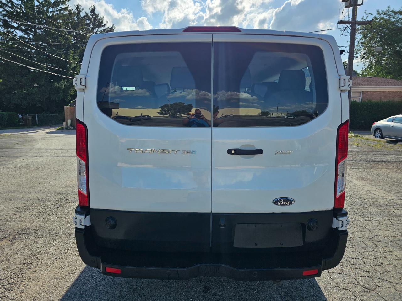 Ford Transit Passenger Wagon T-350 148" Low Roof XLT Swing-Out RH Dr 2019