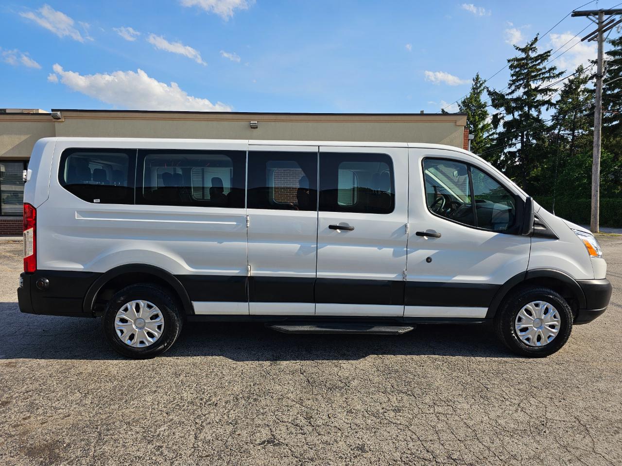 Ford Transit Passenger Wagon T-350 148" Low Roof XLT Swing-Out RH Dr 2019