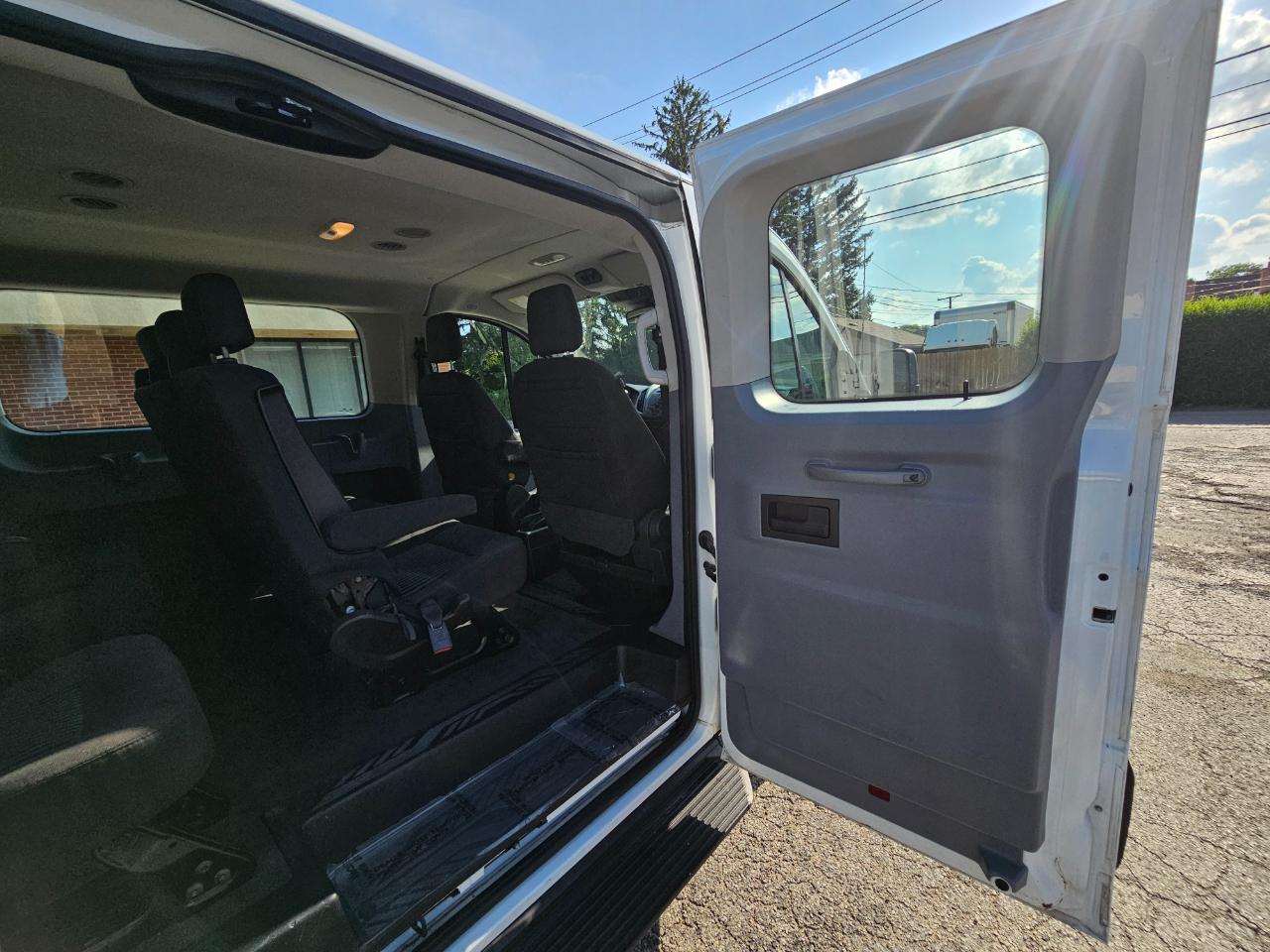 Ford Transit Passenger Wagon T-350 148" Low Roof XLT Swing-Out RH Dr 2019