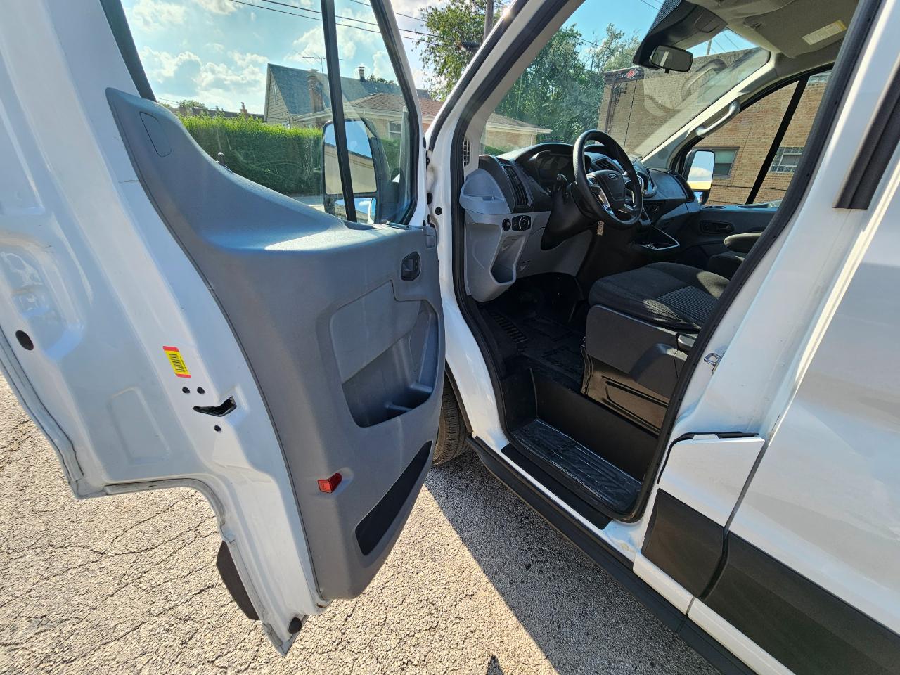 Ford Transit Passenger Wagon T-350 148" Low Roof XLT Swing-Out RH Dr 2019