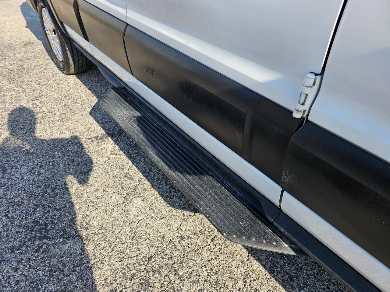 Ford Transit Passenger Wagon T-350 148" Low Roof XLT Swing-Out RH Dr 2019
