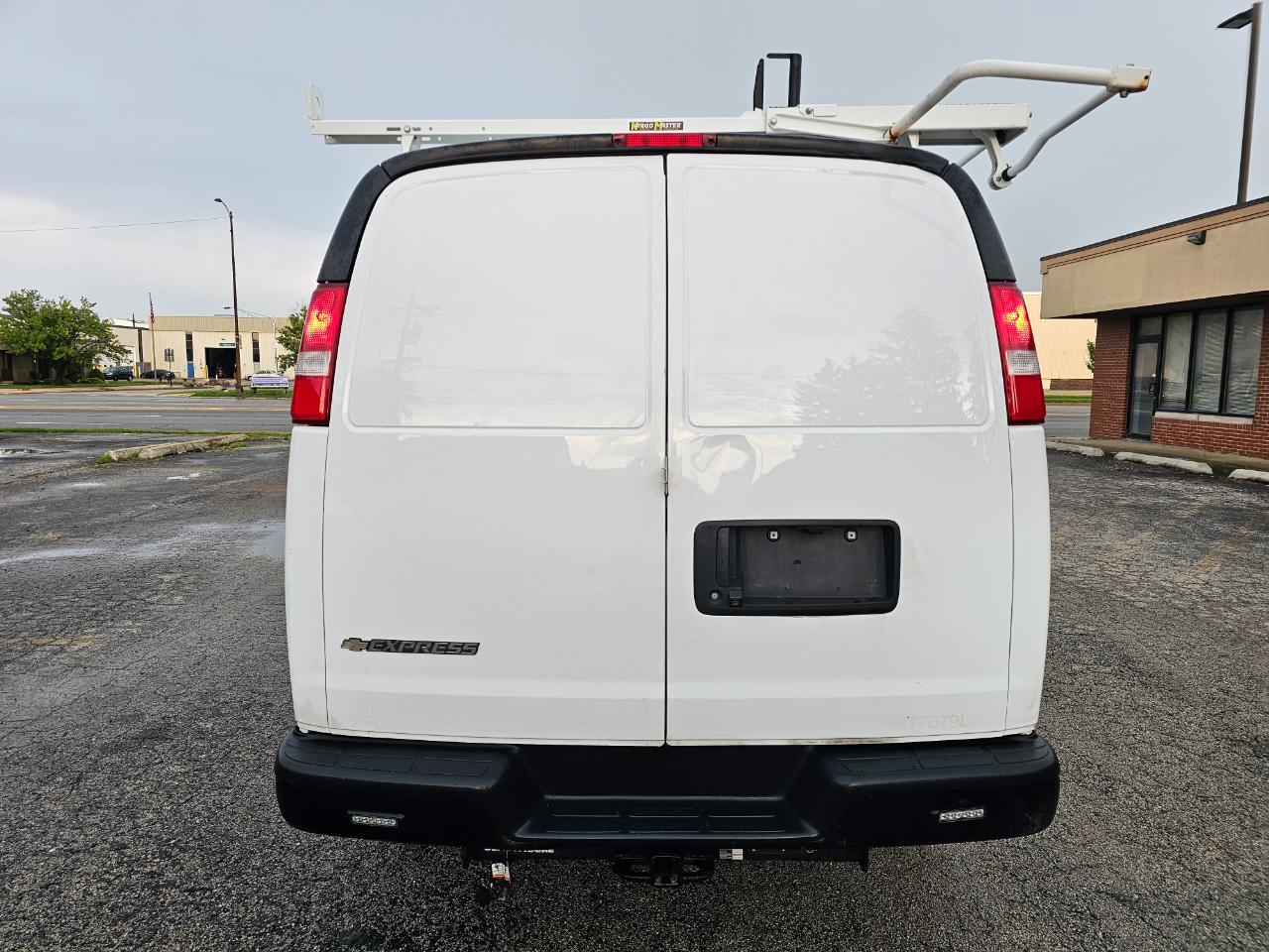 Chevrolet Express Cargo Van RWD 3500 135" 2020