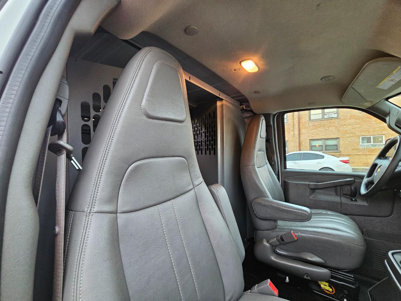 Chevrolet Express Cargo Van RWD 3500 135" 2020