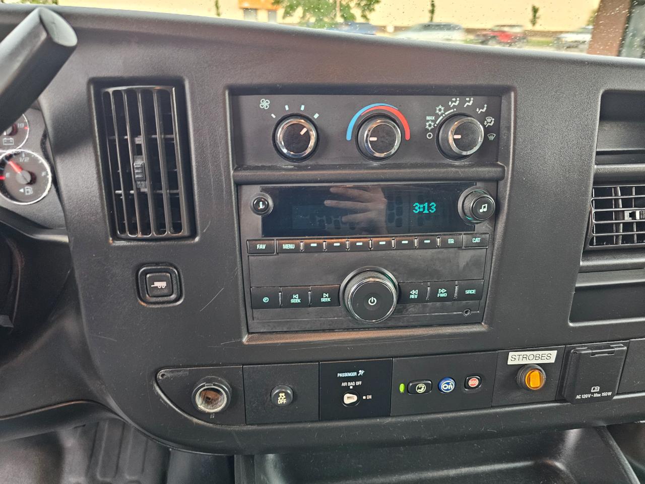 Chevrolet Express Cargo Van RWD 3500 135" 2020