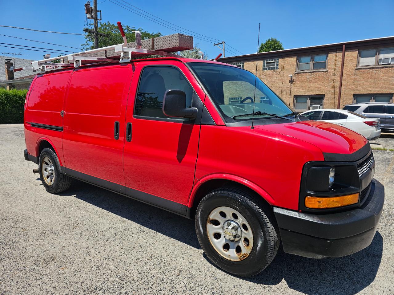 Chevrolet Express Cargo Van RWD 1500 135" 2013