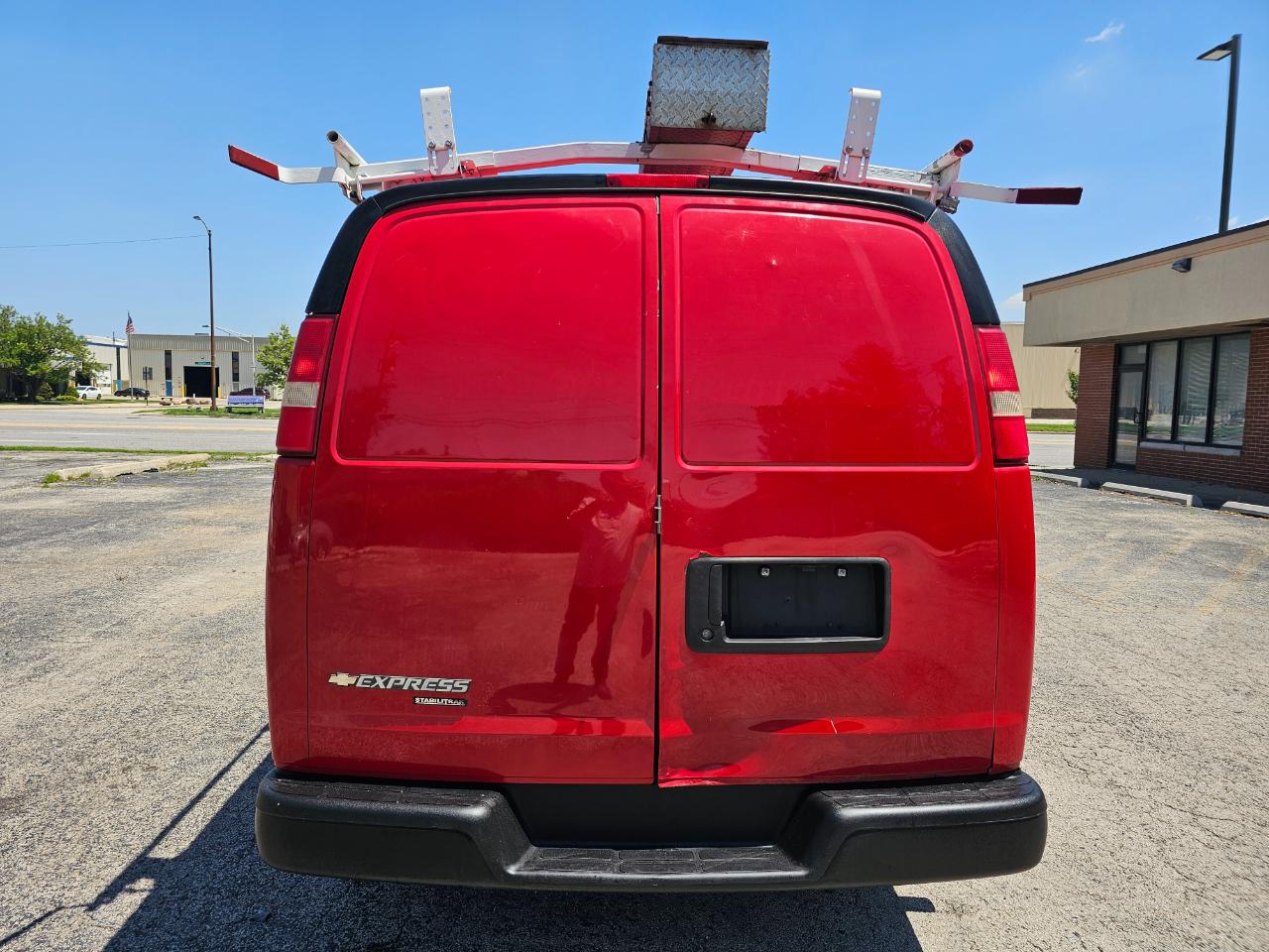 Chevrolet Express Cargo Van RWD 1500 135" 2013