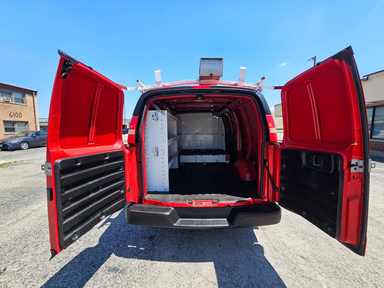 Chevrolet Express Cargo Van RWD 1500 135" 2013