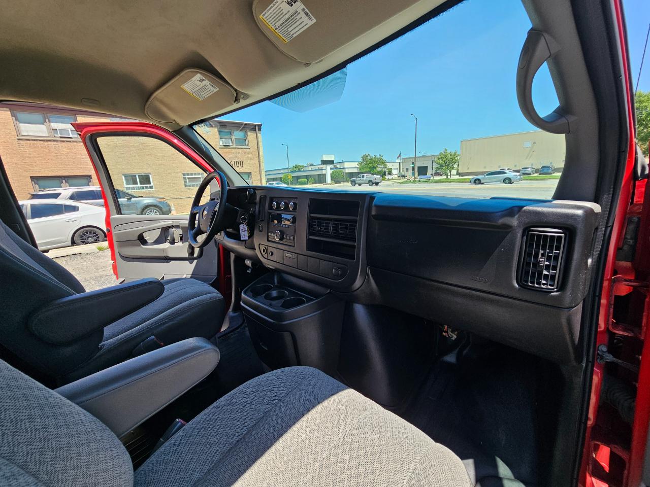 Chevrolet Express Cargo Van RWD 1500 135" 2013
