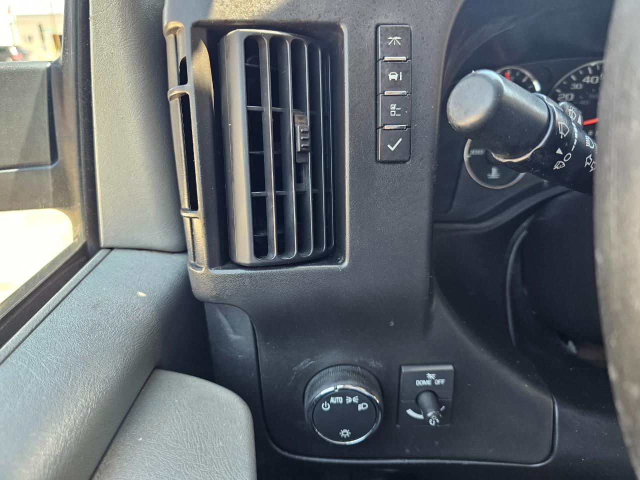 Chevrolet Express Cargo Van RWD 1500 135" 2013