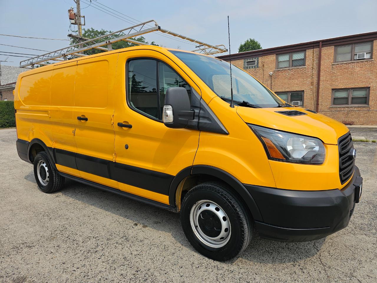 Ford Transit Van T-250 130" Low Rf 9000 GVWR Swing-Out RH Dr 2019