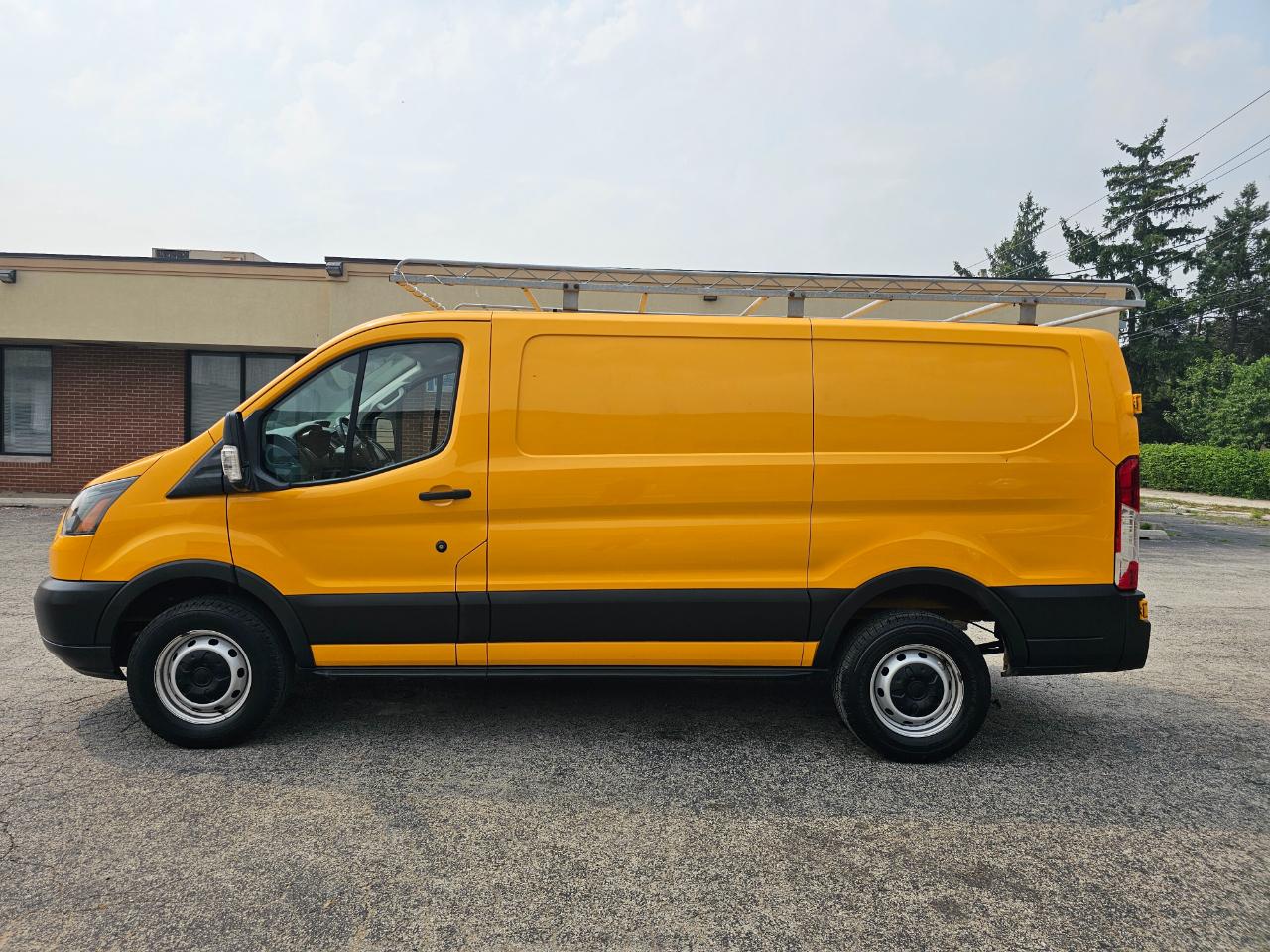 Ford Transit Van T-250 130" Low Rf 9000 GVWR Swing-Out RH Dr 2019