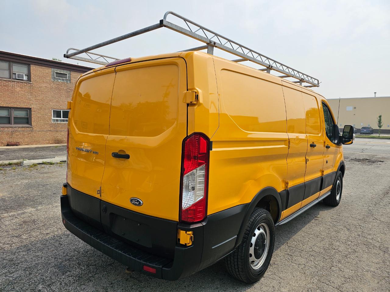 Ford Transit Van T-250 130" Low Rf 9000 GVWR Swing-Out RH Dr 2019