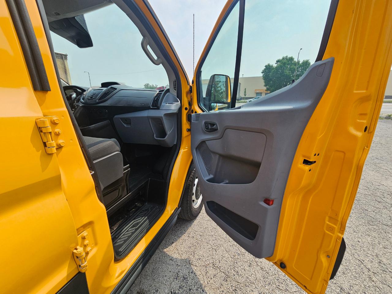 Ford Transit Van T-250 130" Low Rf 9000 GVWR Swing-Out RH Dr 2019