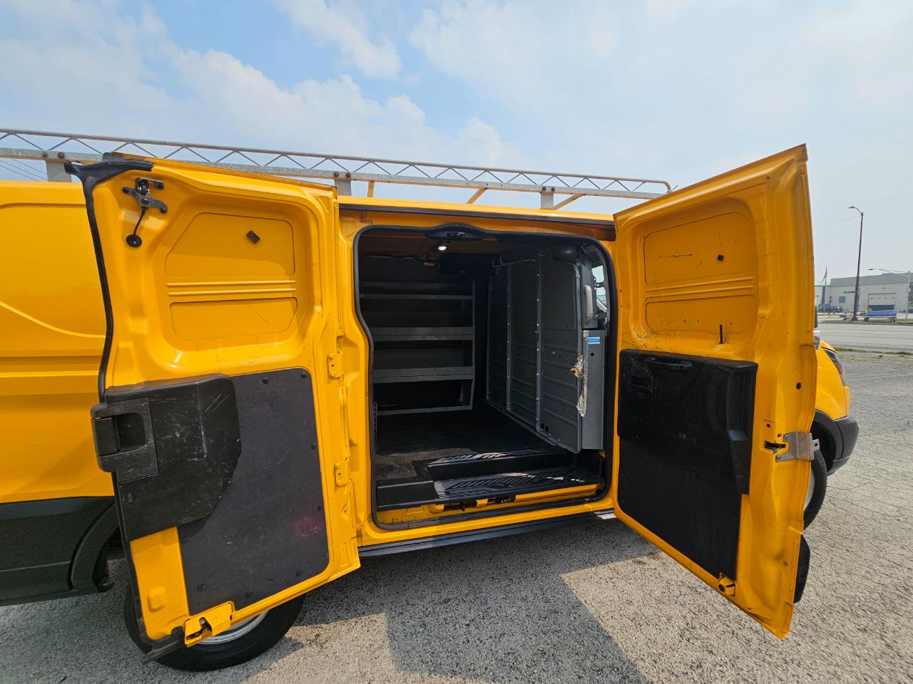 Ford Transit Van T-250 130" Low Rf 9000 GVWR Swing-Out RH Dr 2019