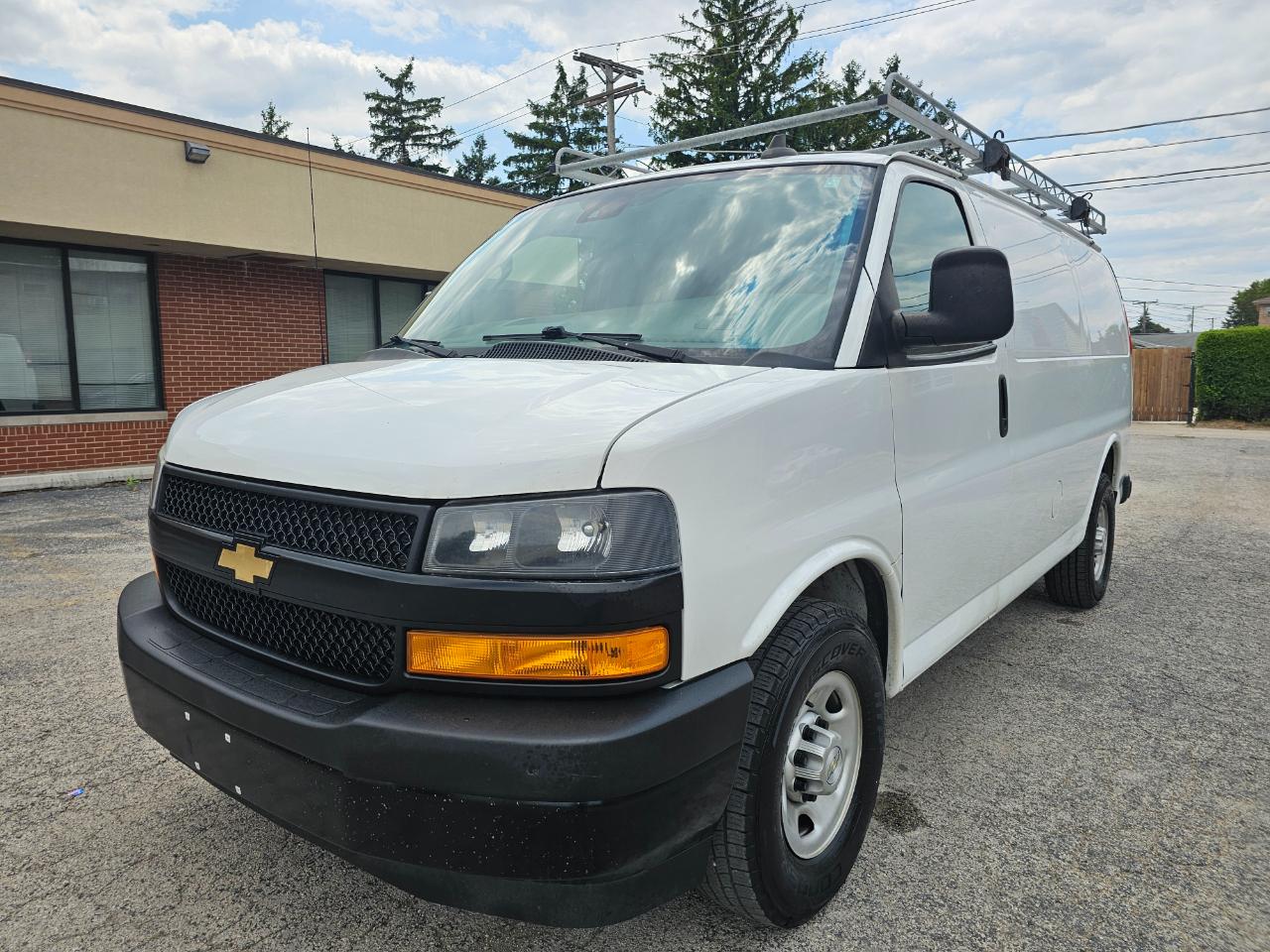 Chevrolet Express Cargo Van RWD 3500 135" 2021