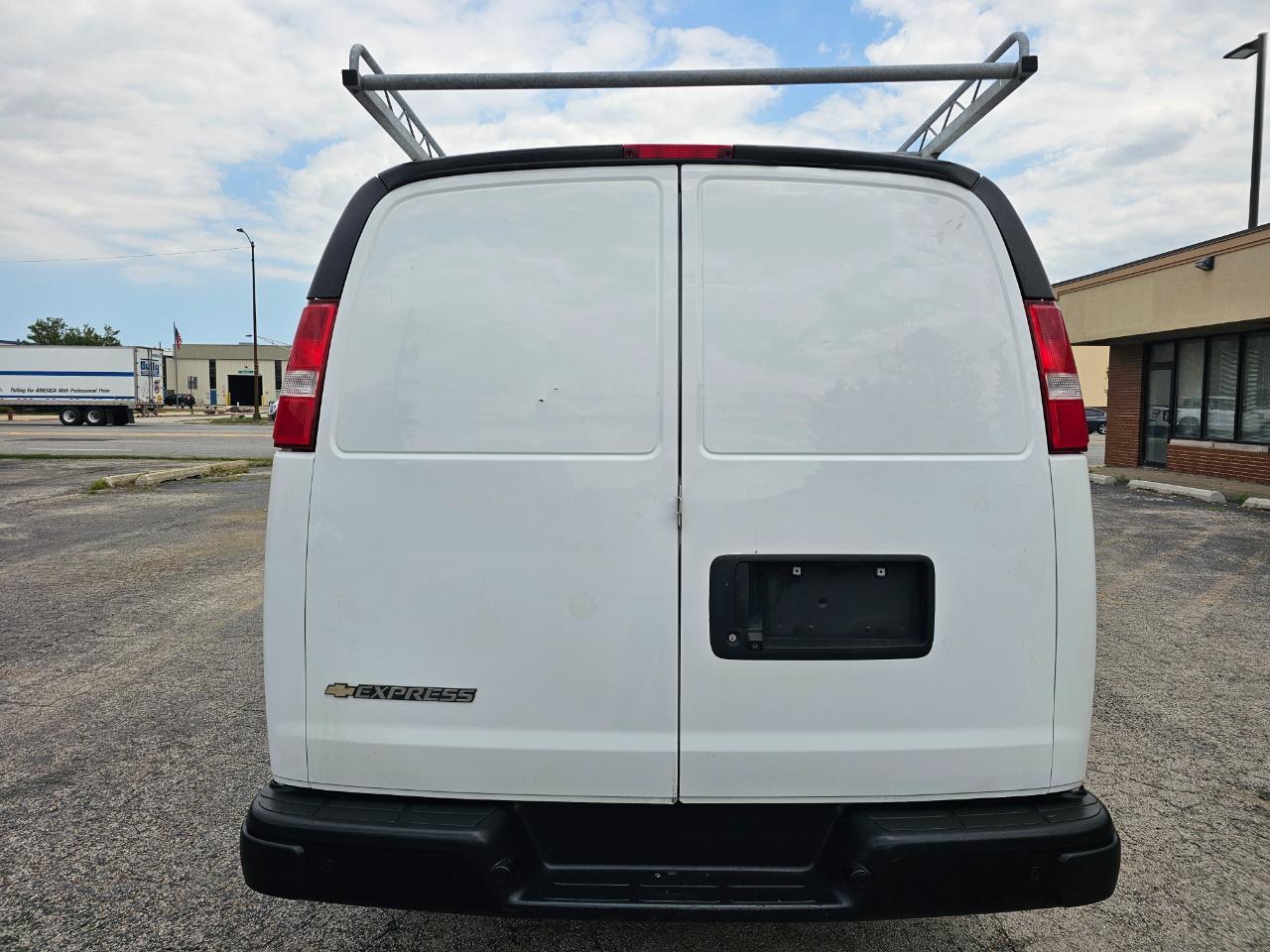 Chevrolet Express Cargo Van RWD 3500 135" 2021