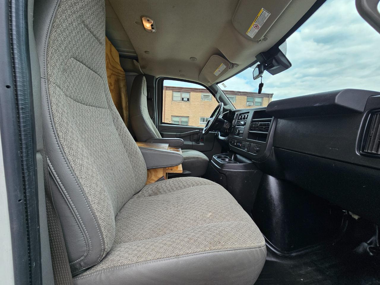 Chevrolet Express Cargo Van RWD 3500 135" 2021