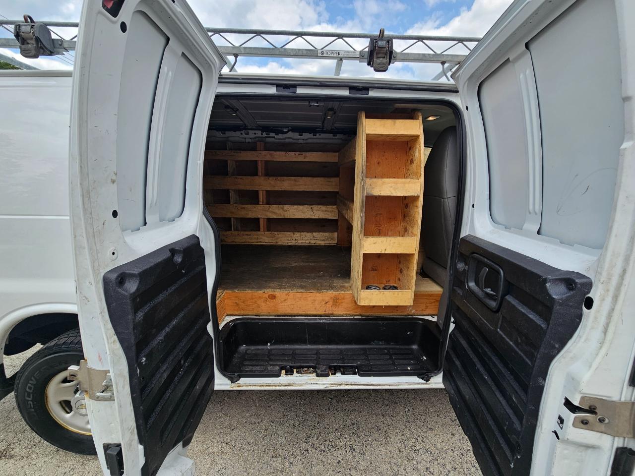 Chevrolet Express Cargo Van RWD 3500 135" 2021