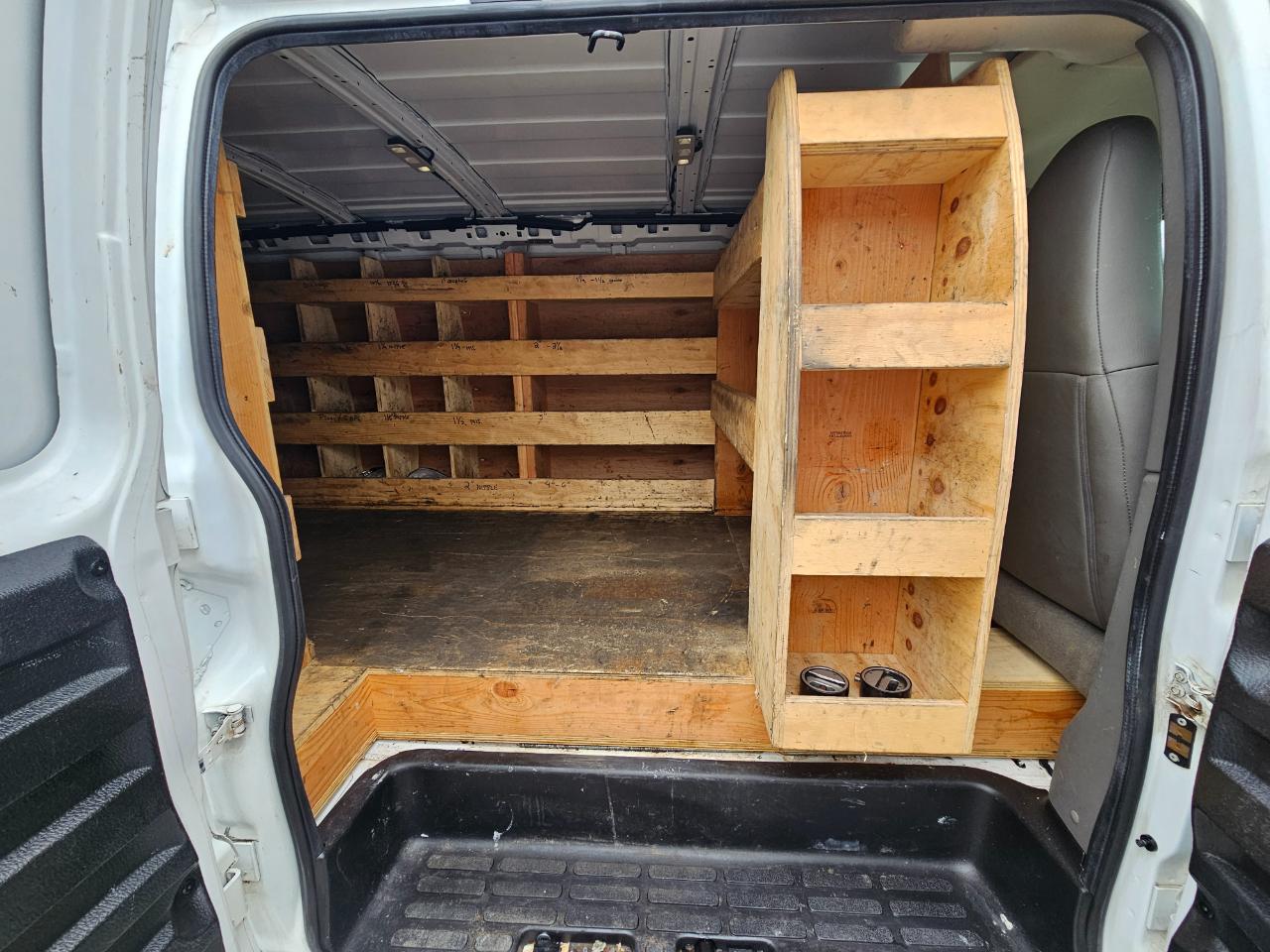 Chevrolet Express Cargo Van RWD 3500 135" 2021