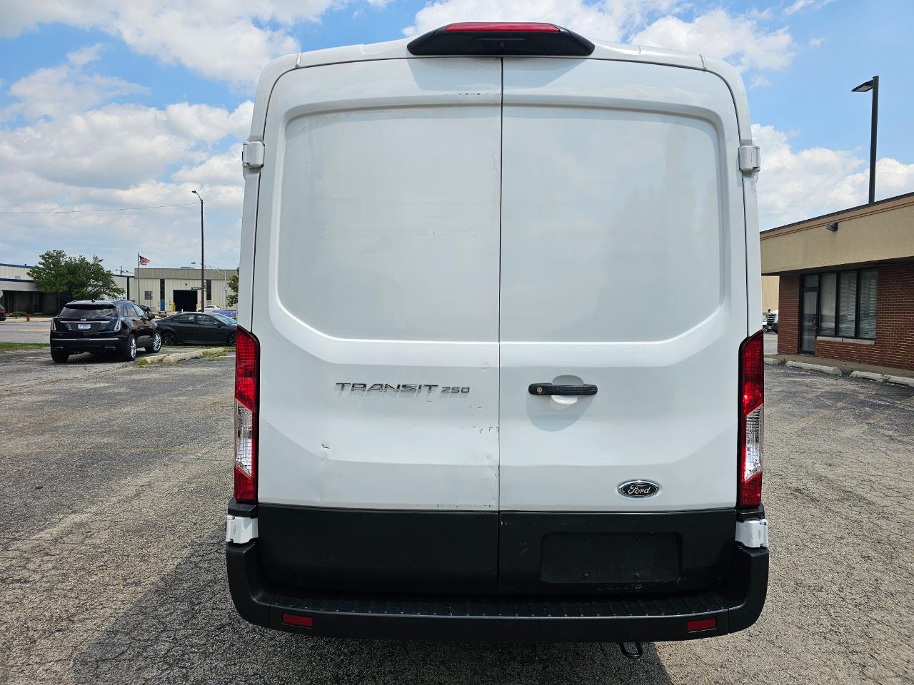 Ford Transit Cargo Van T-250 148" Med Rf 9070 GVWR RWD 2023