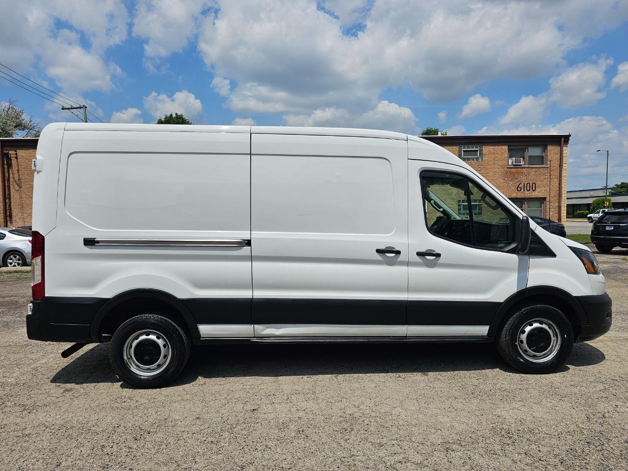Ford Transit Cargo Van T-250 148" Med Rf 9070 GVWR RWD 2023